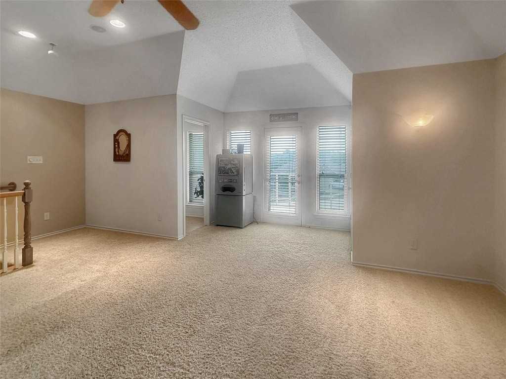 10717 Greenview Ct #NA - Photo 6 of 27