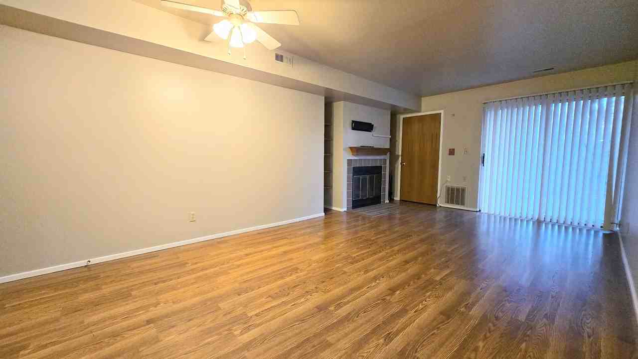 815 W Puetz Rd #815 - Photo 3 of 9