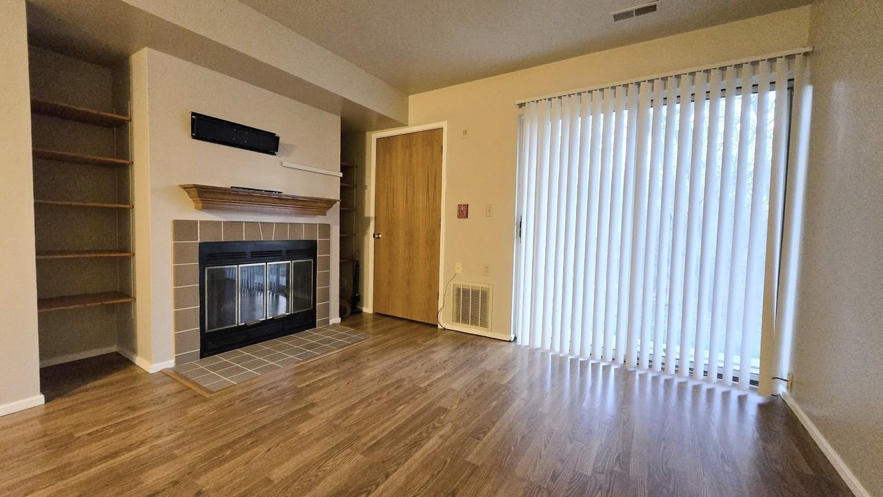 815 W Puetz Rd #815 - Photo 4 of 9