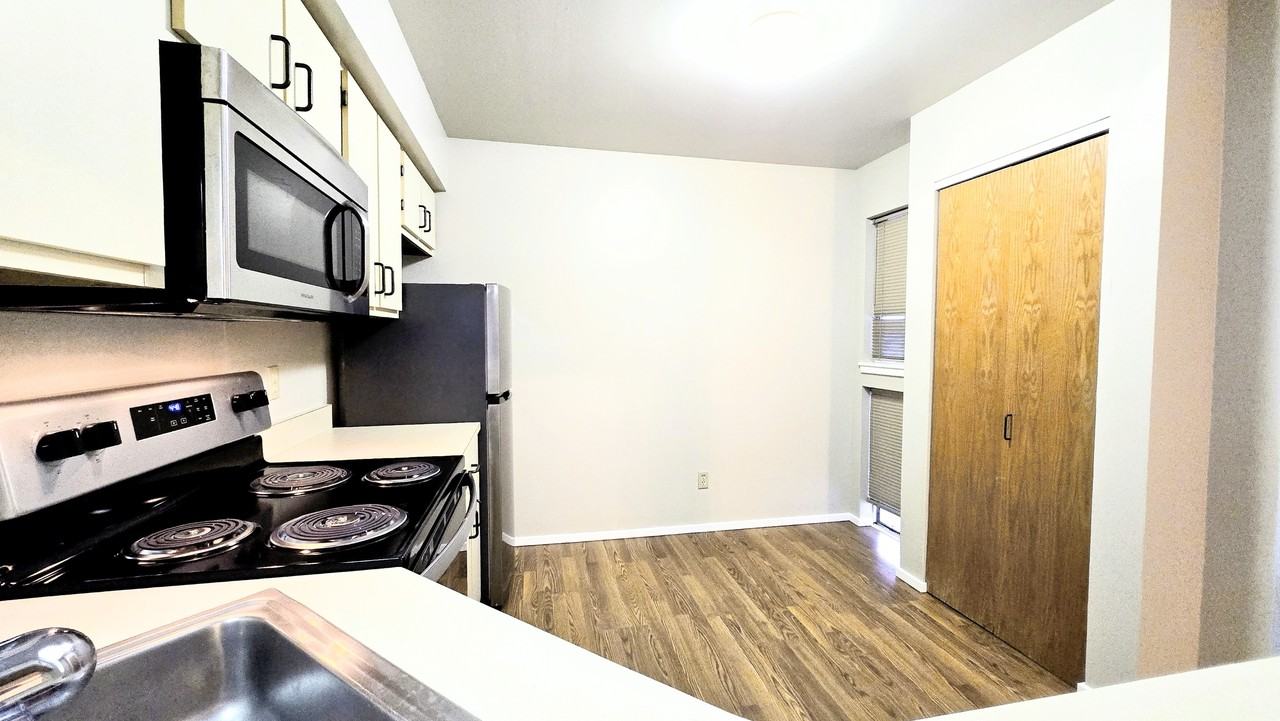 815 W Puetz Rd #815 - Photo 5 of 9