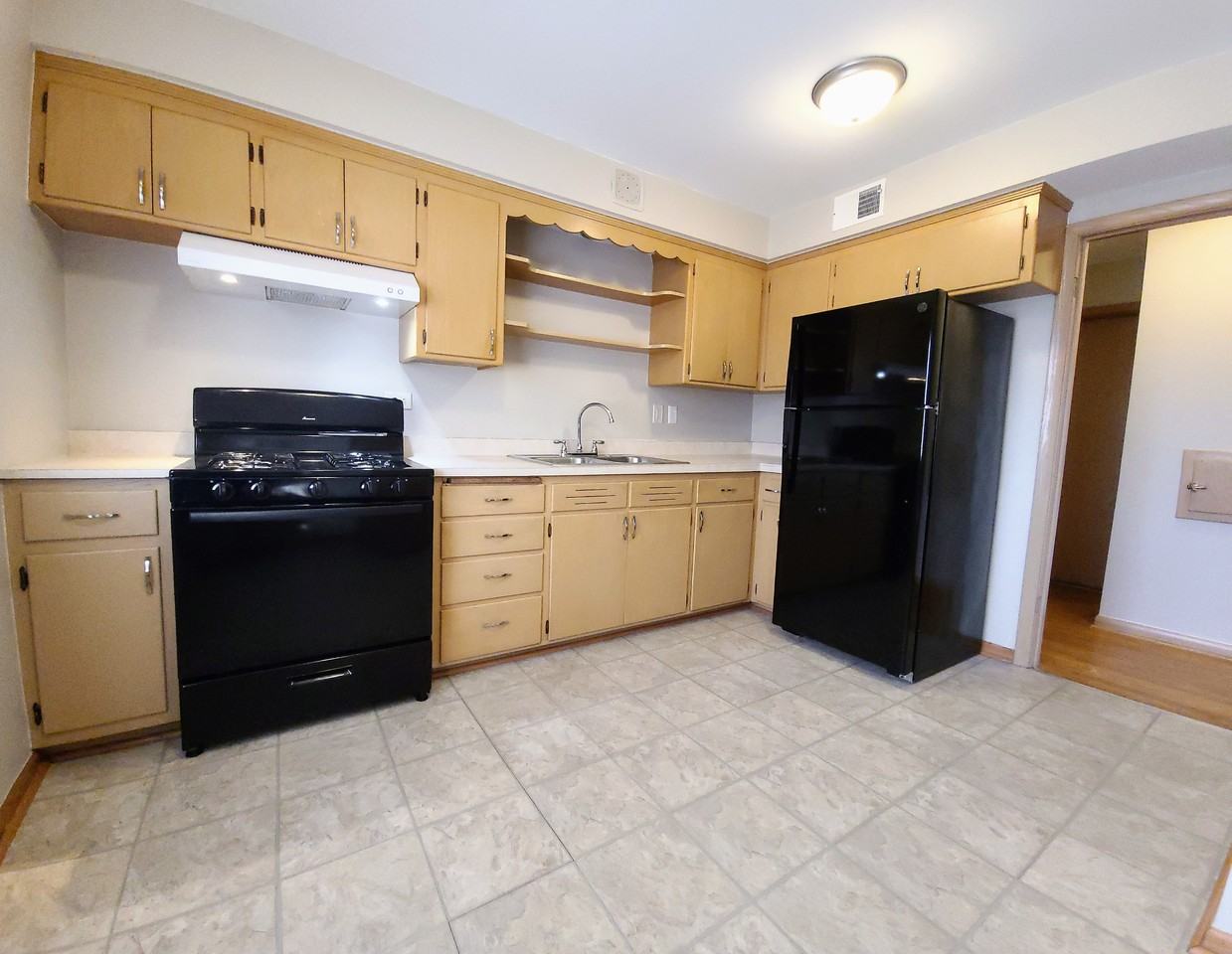 Charles Dr - Photo 6 of 13