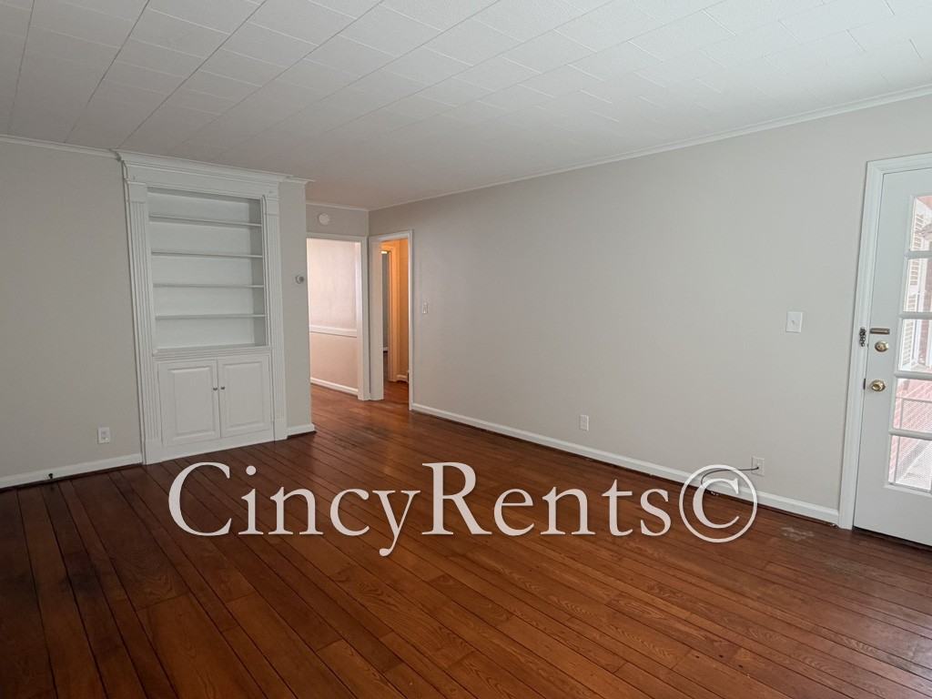 837 Van Dyke Ave #3 - Photo 4 of 20