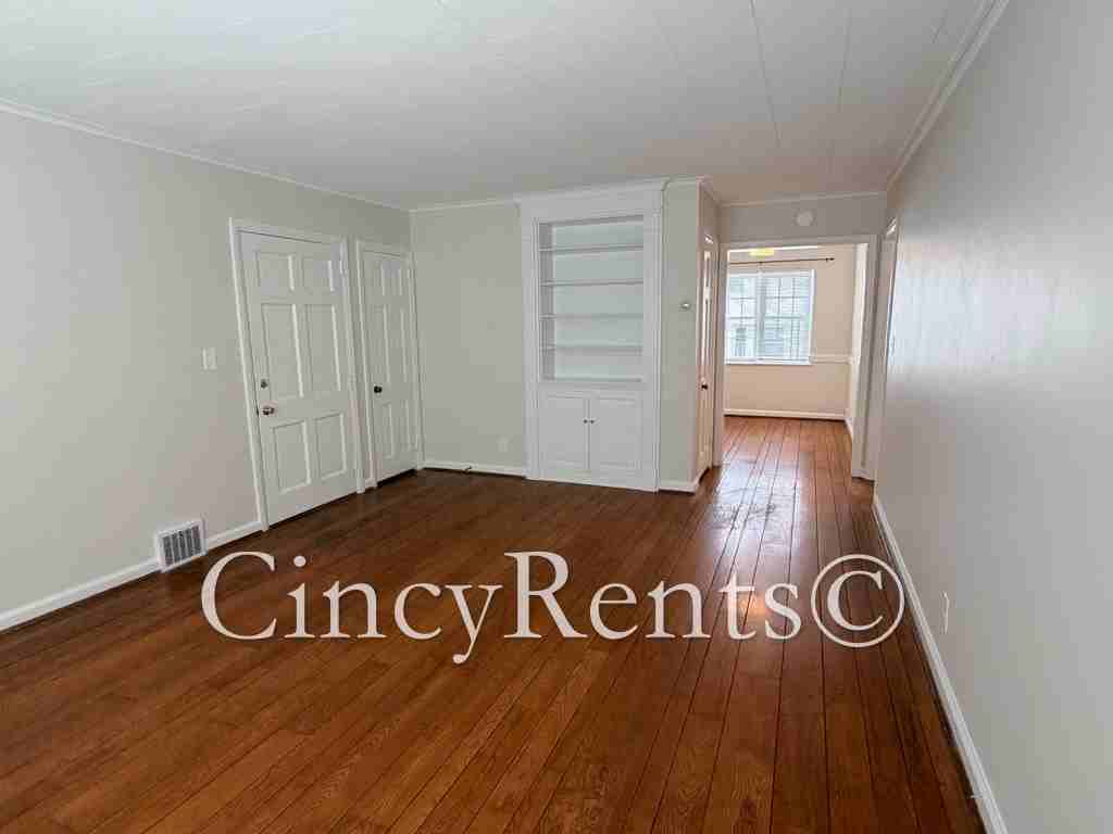 837 Van Dyke Ave #3 - Photo 5 of 20
