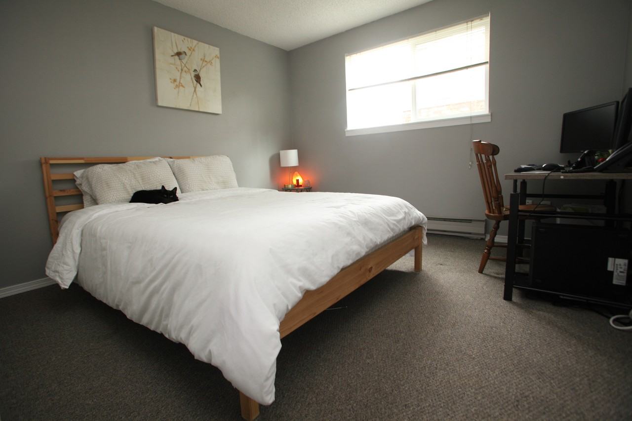4921 Se 71st Ave - Photo 5 of 22