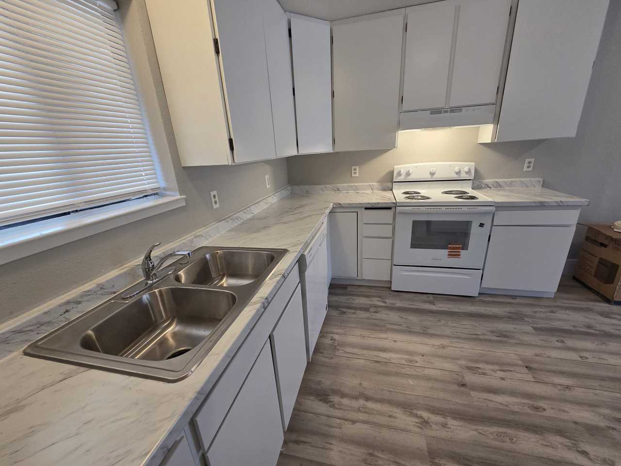 9935 Sagewood Dr - Photo 3 of 25