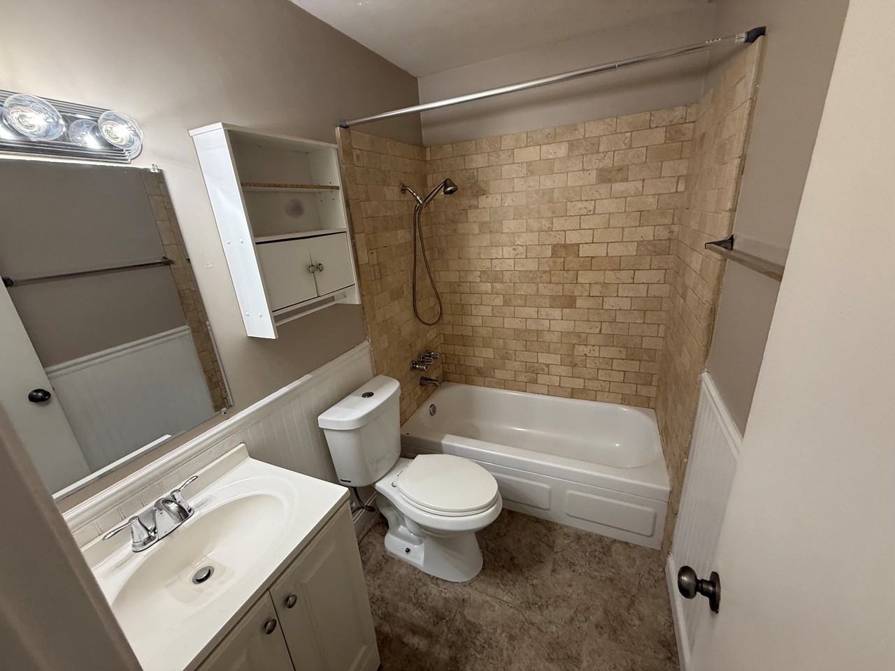 1292 E Rodeo Rd #NA - Photo 4 of 11