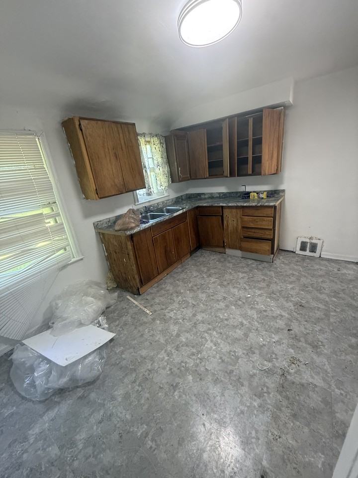 5210 Dupont St #NA - Photo 4 of 13