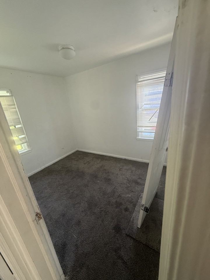 5210 Dupont St #NA - Photo 5 of 13