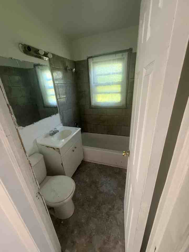 5210 Dupont St #NA - Photo 7 of 13