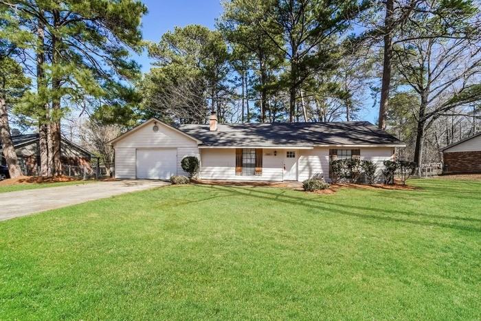 303 Shenandoah Rd N