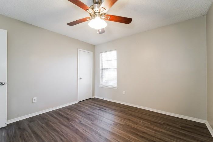 303 Shenandoah Rd N - Photo 7 of 12