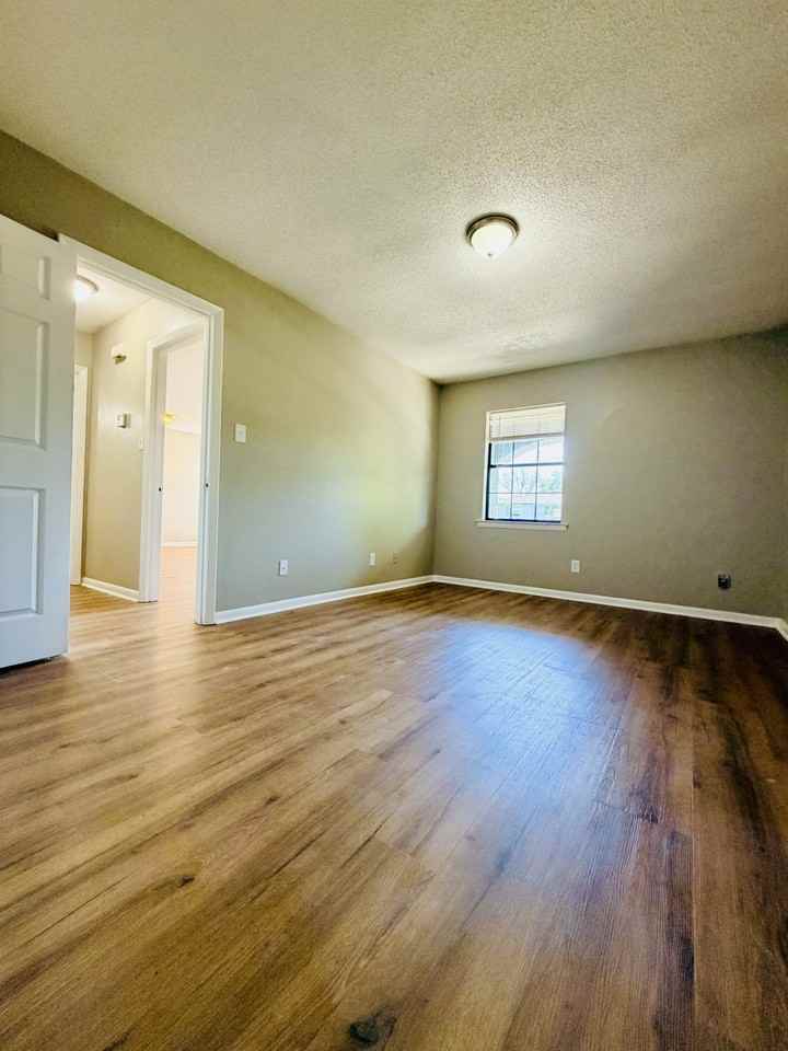 6 Almond Ct #10 - Photo 4 of 5