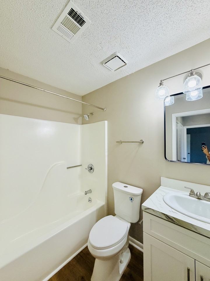 6 Almond Ct #10 - Photo 5 of 5