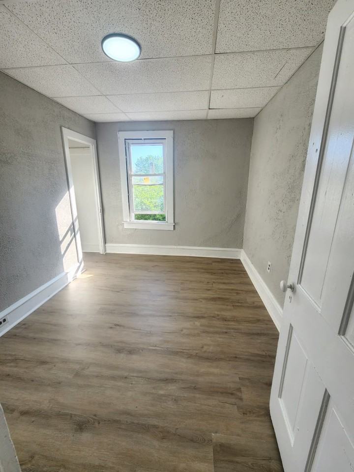 116 118 Division Street #116 - Photo 4 of 8