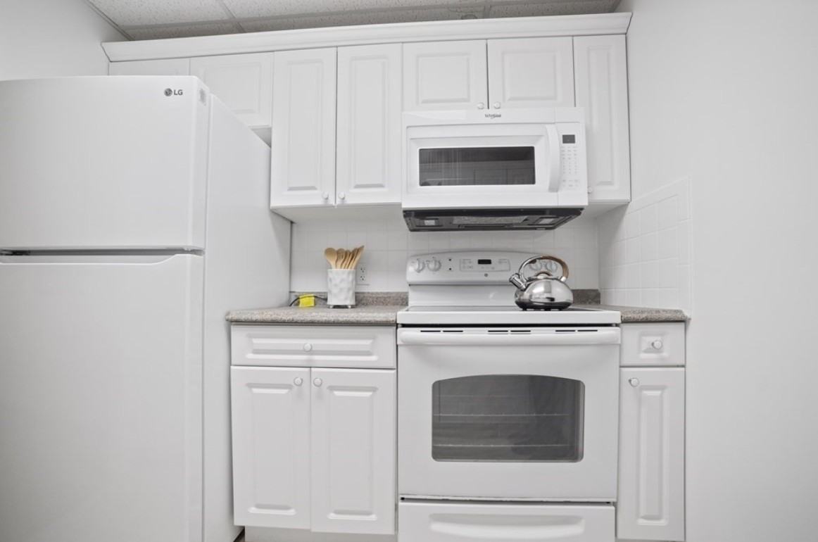 50-56 Broadlawn Park #414 - Photo 6 of 17