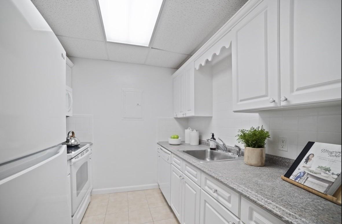 50-56 Broadlawn Park #414 - Photo 7 of 17