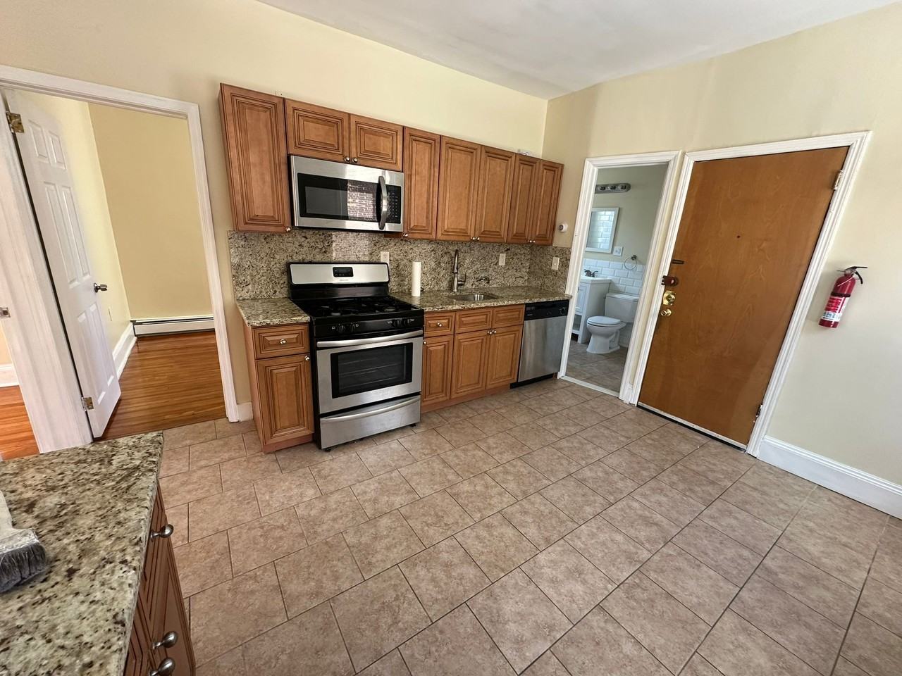 83 W 47th St #B - Photo 4 of 23