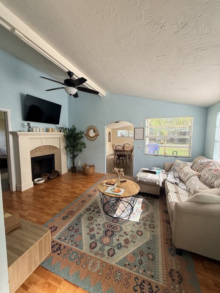 727 Bay St #NA - Photo 6 of 17