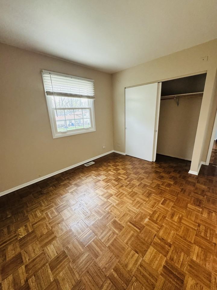 7932 Sherwood Cir N #NA - Photo 5 of 12