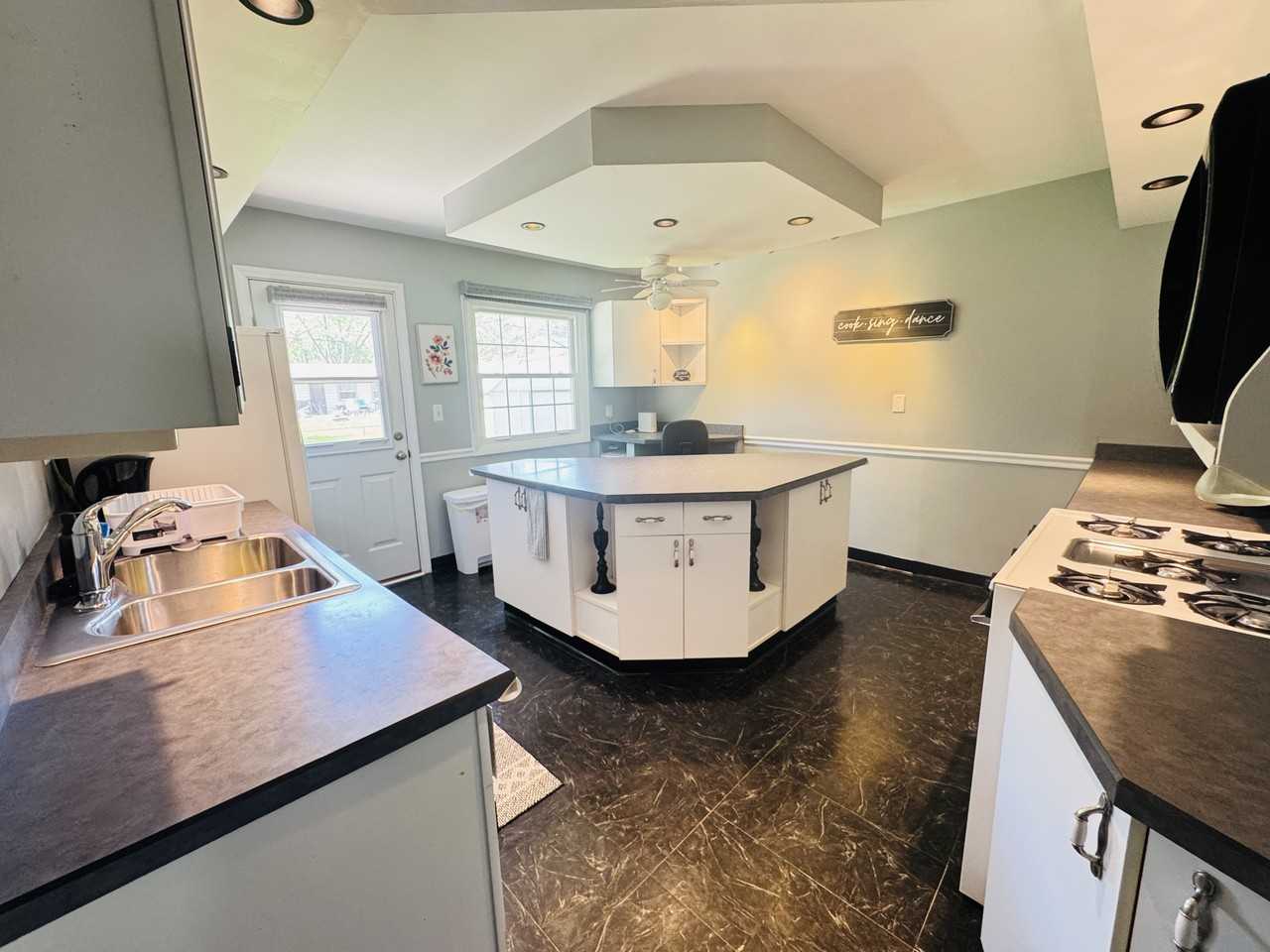 7932 Sherwood Cir N #NA - Photo 7 of 12