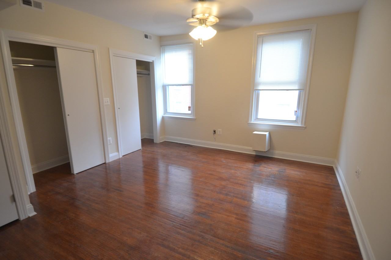 326 S 16th St #3F - Photo 2 of 7