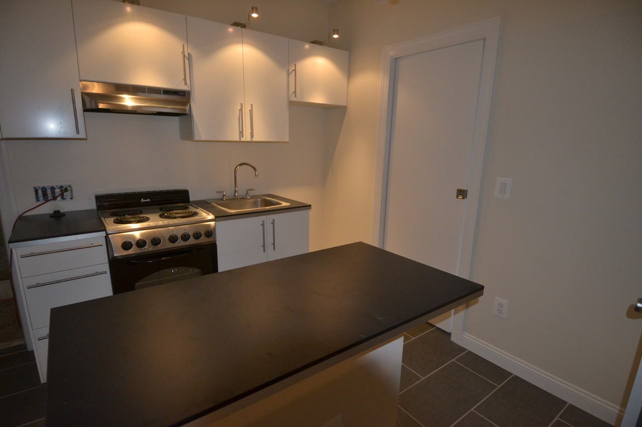 326 S 16th St #3F - Photo 3 of 7