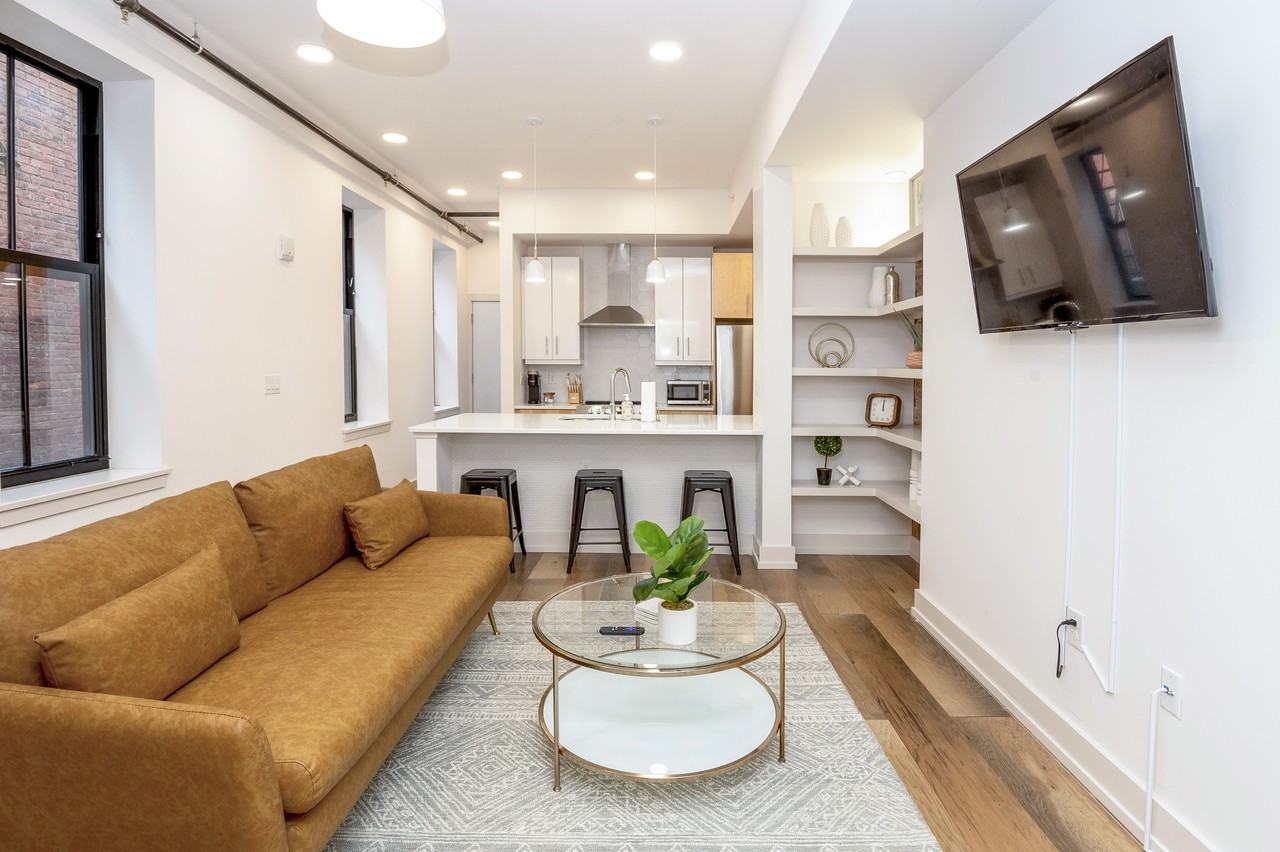 1508 Race St #3R - Photo 2 of 27