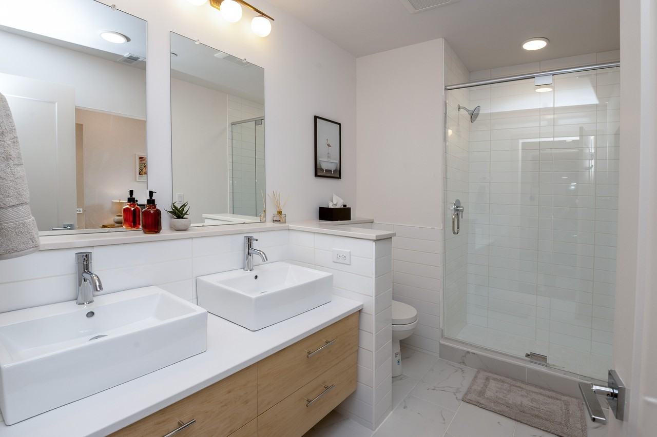1508 Race St #3R - Photo 4 of 27