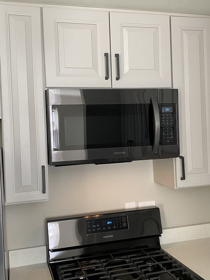 3225 Benjamin Ave #2 - Photo 4 of 11