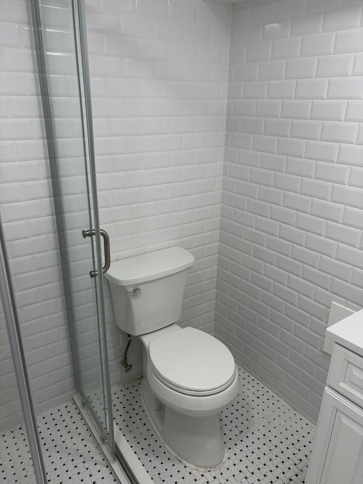 77th Pl #G - Photo 5 of 13