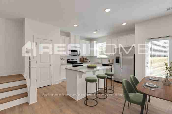 66 Southport Cir - Photo 3 of 13
