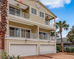 featured image of 137 3rd Ave S #DR