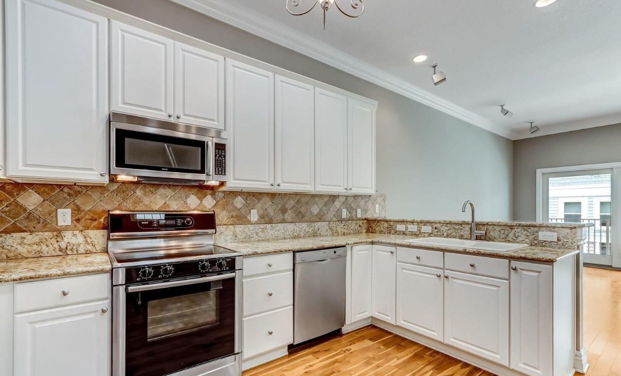 137 3rd Ave S #DR - Photo 6 of 6
