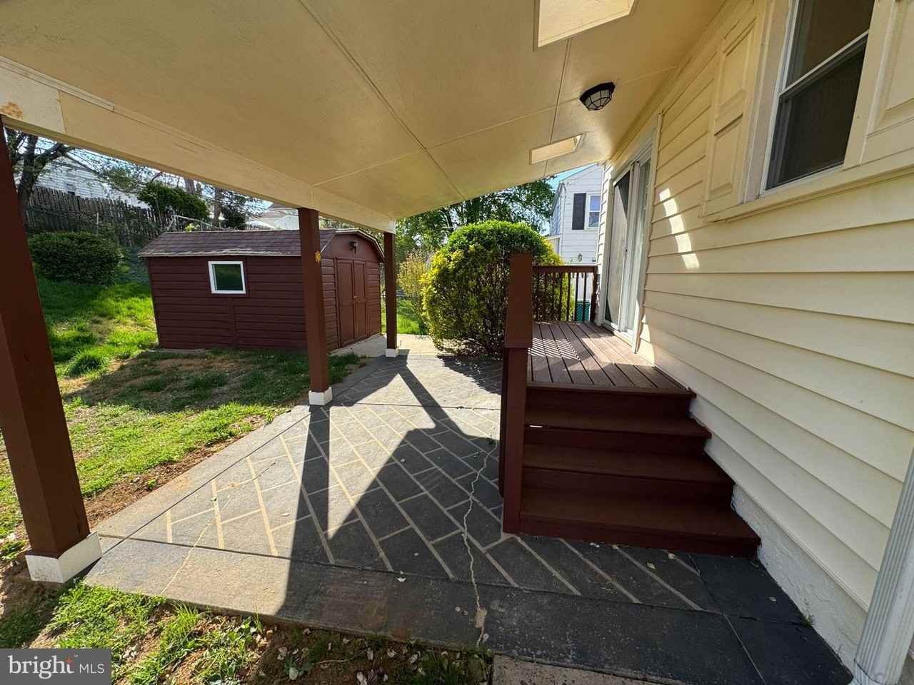 216 Sussex Blvd #NA - Photo 4 of 17