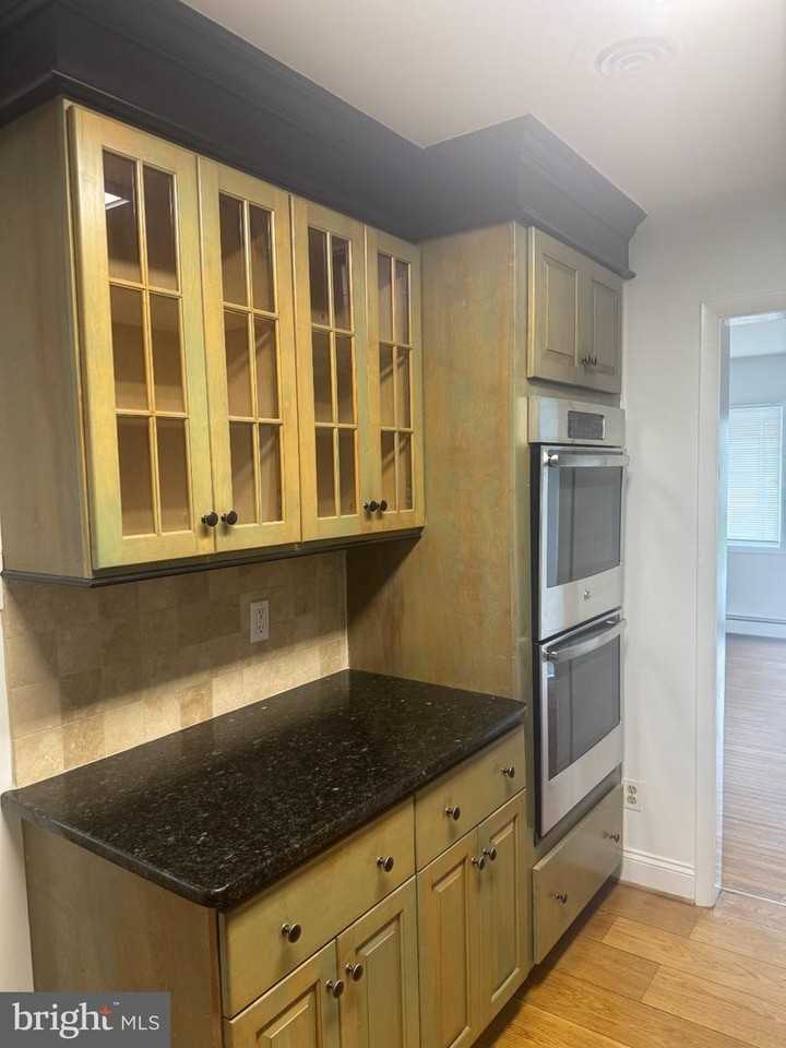 216 Sussex Blvd #NA - Photo 7 of 17