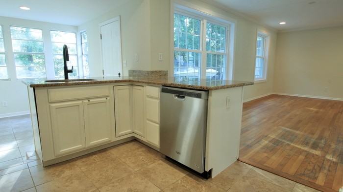 1554 Geraldine Dr - Photo 5 of 11