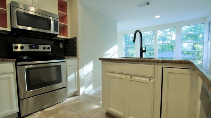 1554 Geraldine Dr - Photo 6 of 11