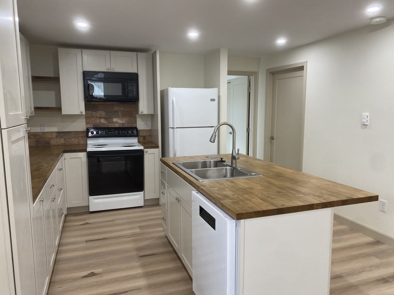 320 Burdette St #NA - Photo 4 of 10