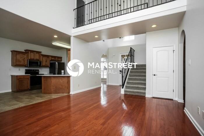 1419 Sawmill Creek Ln - Photo 4 of 18