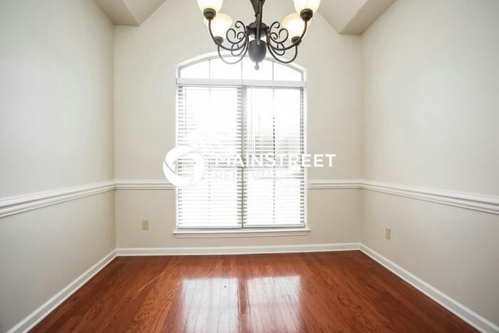 1419 Sawmill Creek Ln - Photo 5 of 18
