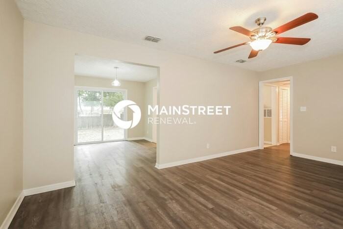 3713 Hoover Ln - Photo 4 of 15