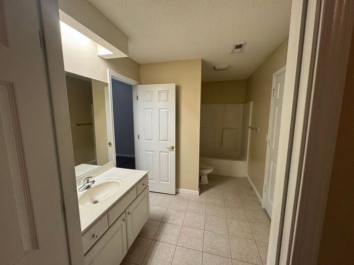 11240 Centway Park Dr - Photo 6 of 23