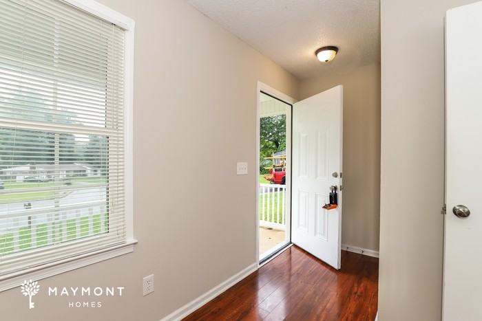 2713 Ernest St - Photo 4 of 11