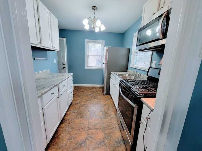 875 Agate St - Photo 4 of 21