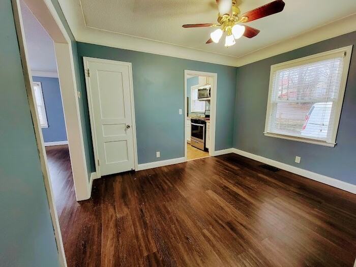 875 Agate St - Photo 5 of 21
