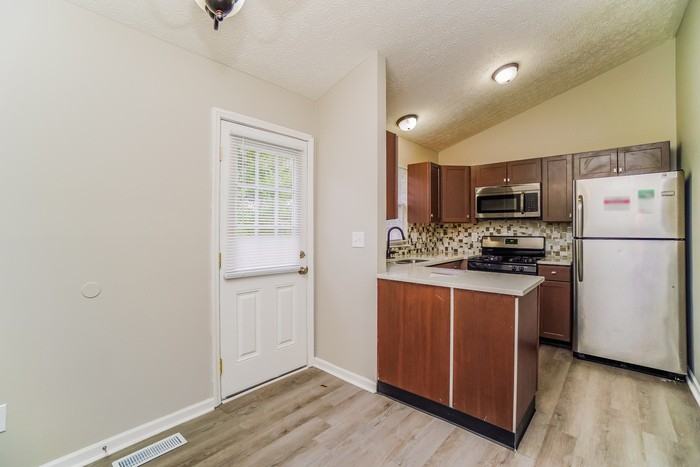 1486 Tall Meadows Dr - Photo 6 of 12