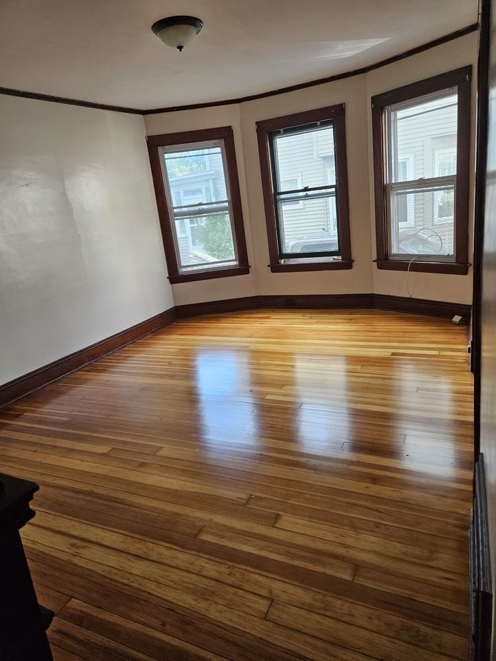 47 Hartford Ave - Photo 3 of 10