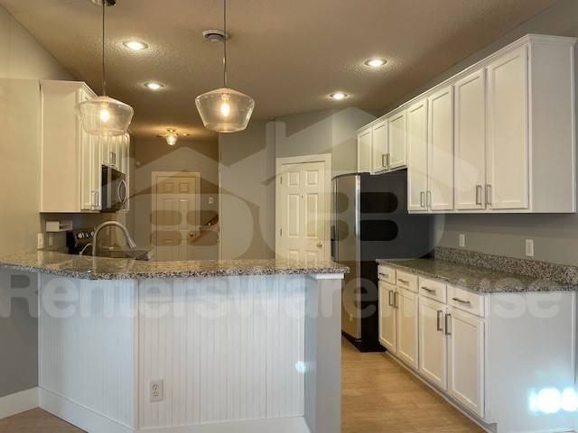 11011 Oak Grove Cir #B - Photo 2 of 12