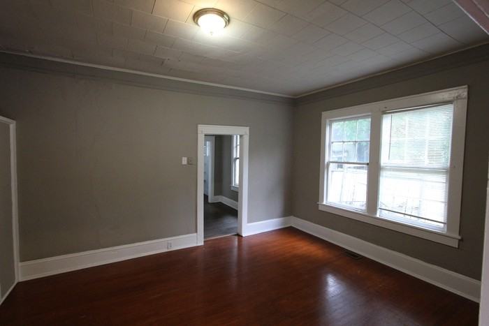 241 Marion St - Photo 3 of 9