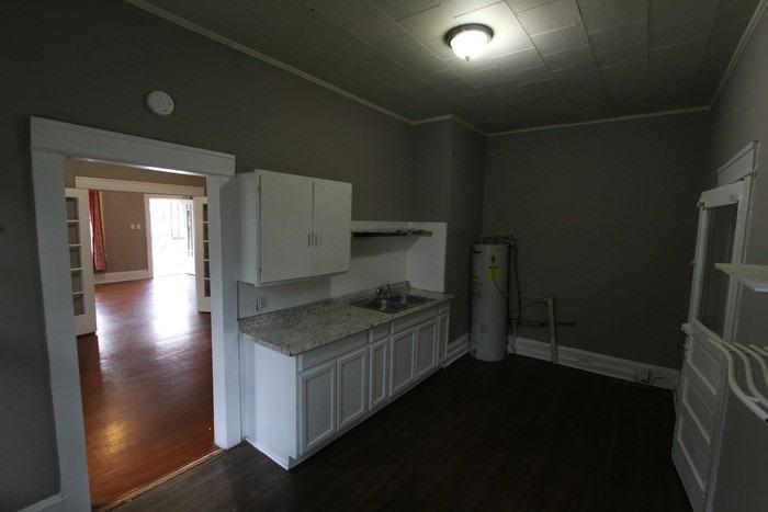 241 Marion St - Photo 4 of 9